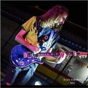 Guitarrista profesional da clases particulares de guitarra